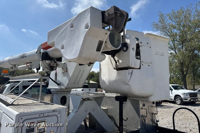 image for item EV1895 2009 Ford  F550 Super Duty bucket truck