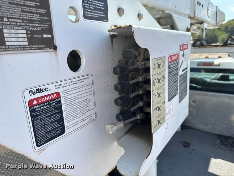 image for item EV1895 2009 Ford  F550 Super Duty bucket truck