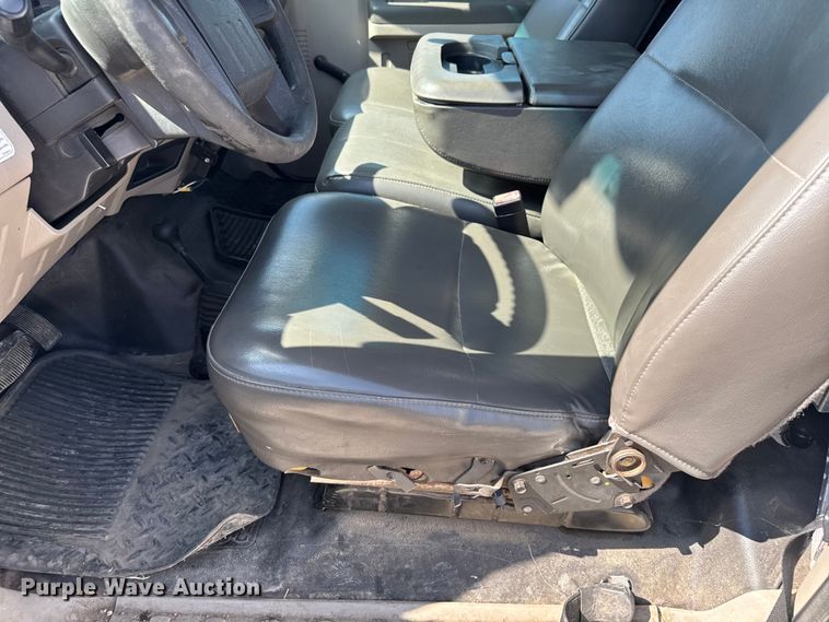 image for item EV1895 2009 Ford  F550 Super Duty bucket truck