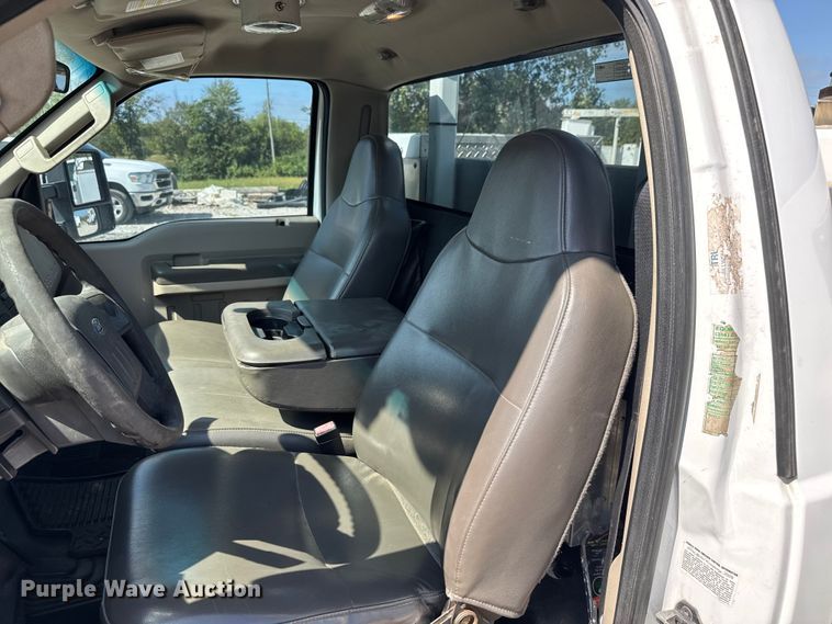 image for item EV1895 2009 Ford  F550 Super Duty bucket truck