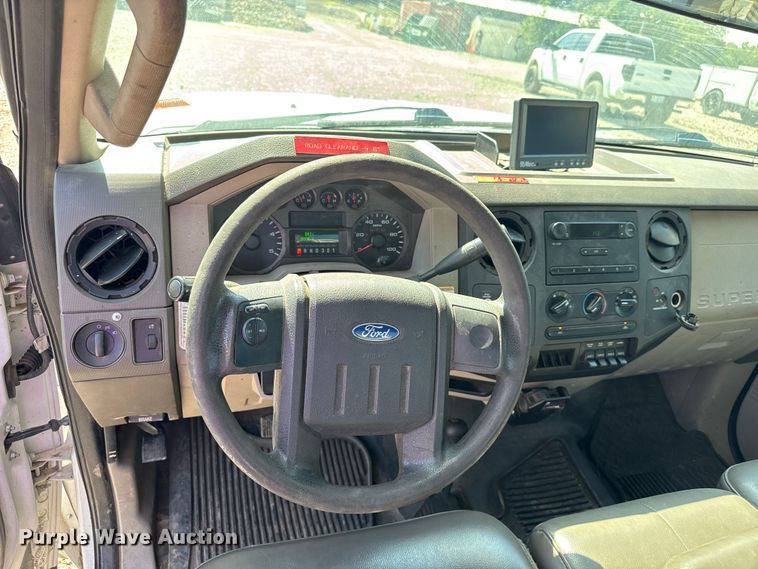 image for item EV1895 2009 Ford  F550 Super Duty bucket truck