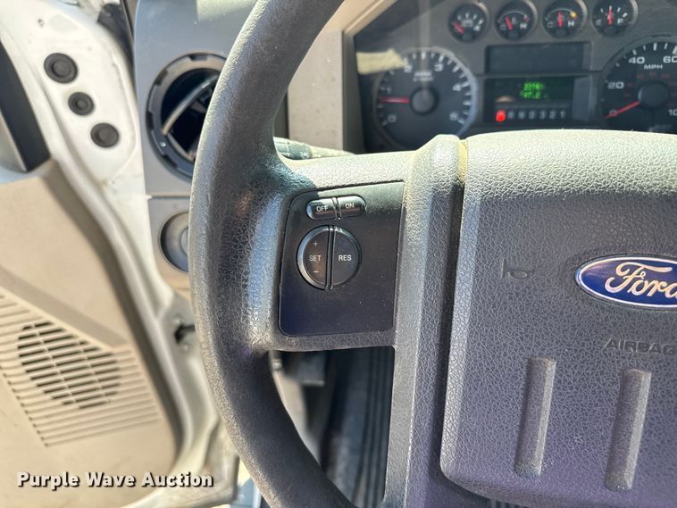 image for item EV1895 2009 Ford  F550 Super Duty bucket truck