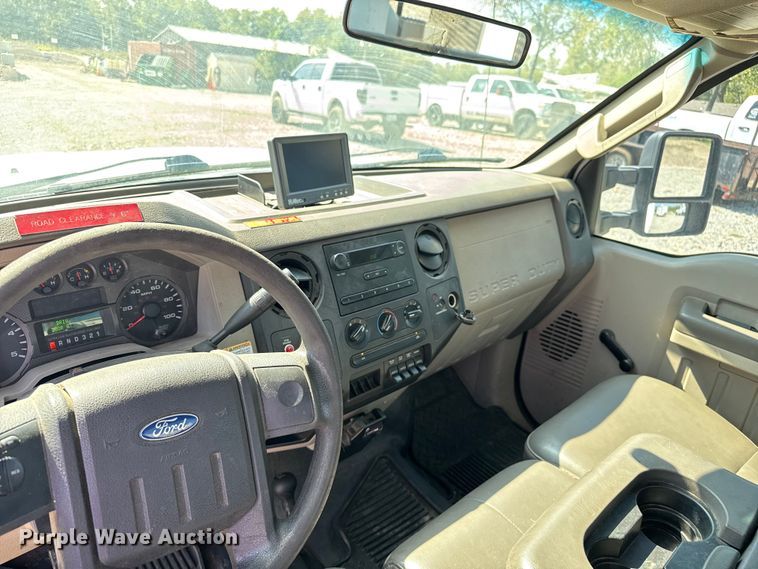 image for item EV1895 2009 Ford  F550 Super Duty bucket truck