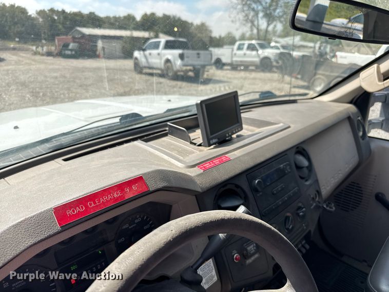 image for item EV1895 2009 Ford  F550 Super Duty bucket truck