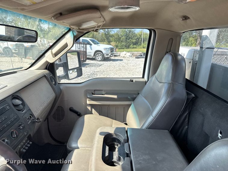 image for item EV1895 2009 Ford  F550 Super Duty bucket truck