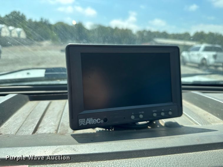 image for item EV1895 2009 Ford  F550 Super Duty bucket truck