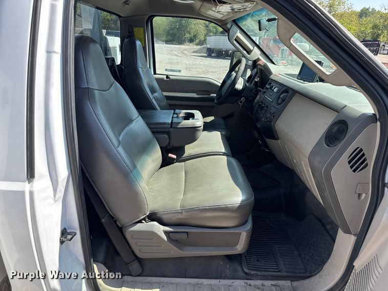 image for item EV1895 2009 Ford  F550 Super Duty bucket truck