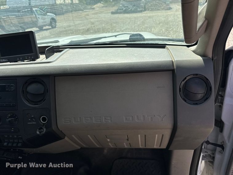 image for item EV1895 2009 Ford  F550 Super Duty bucket truck