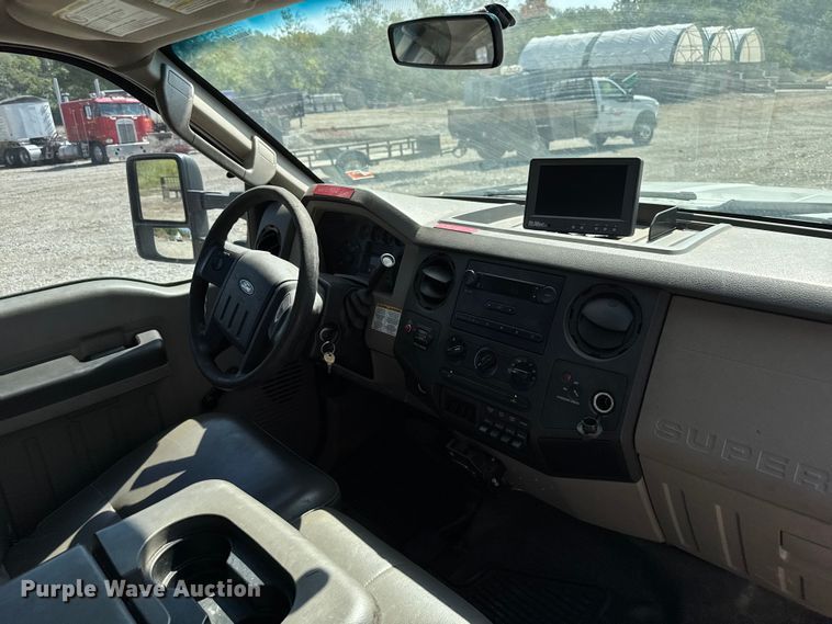 image for item EV1895 2009 Ford  F550 Super Duty bucket truck