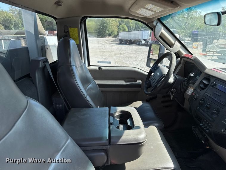 image for item EV1895 2009 Ford  F550 Super Duty bucket truck