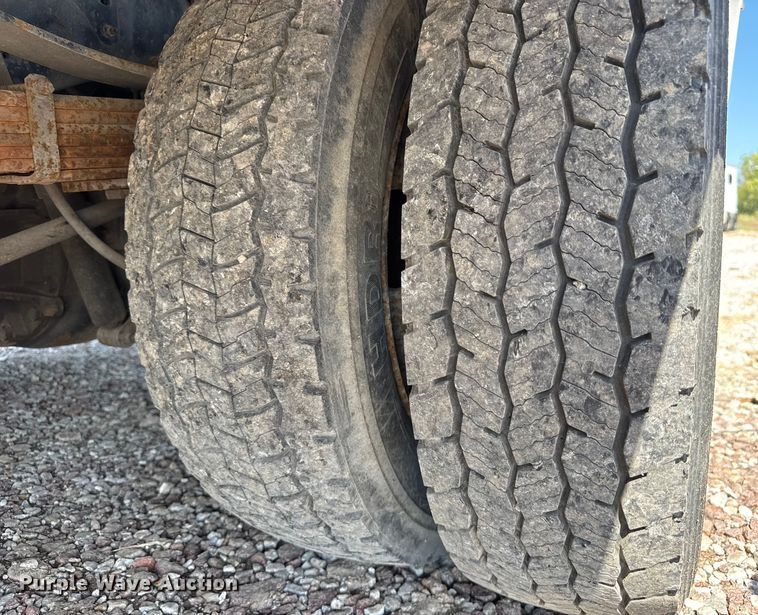 image for item EV1895 2009 Ford  F550 Super Duty bucket truck