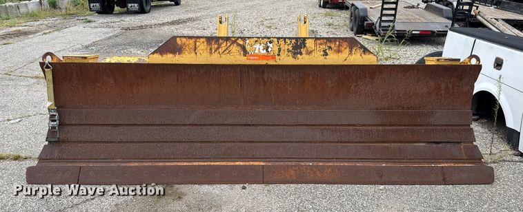 image for item EV1909 Caterpillar D6N dozer blade