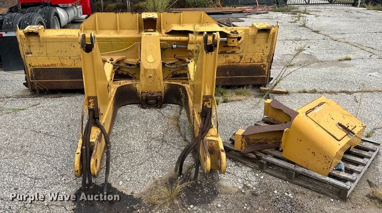 image for item EV1909 Caterpillar D6N dozer blade