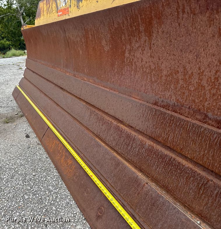 image for item EV1909 Caterpillar D6N dozer blade