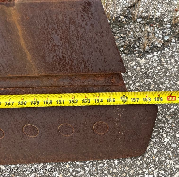 image for item EV1909 Caterpillar D6N dozer blade