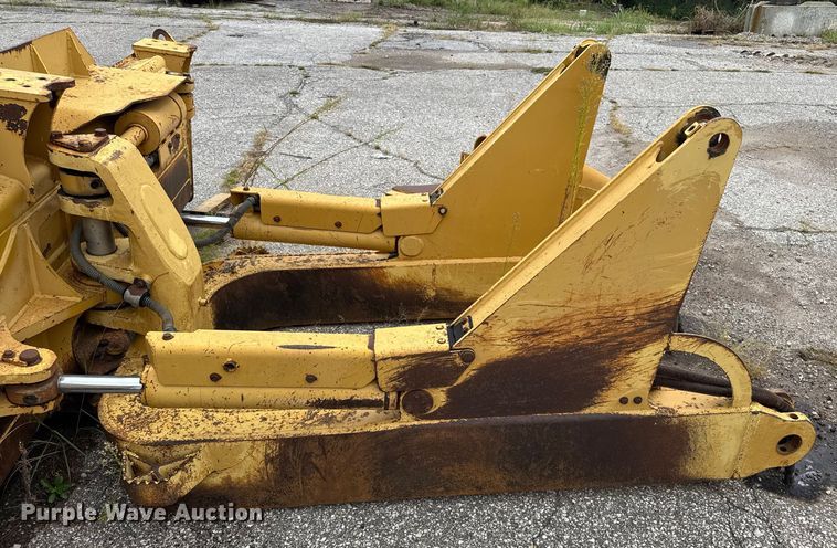image for item EV1909 Caterpillar D6N dozer blade