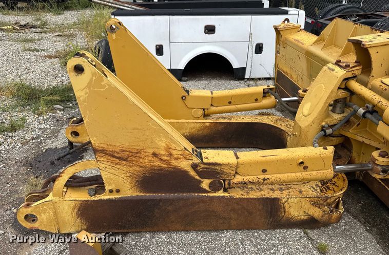 image for item EV1909 Caterpillar D6N dozer blade