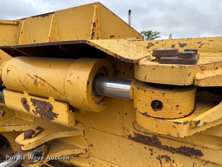 image for item EV1909 Caterpillar D6N dozer blade