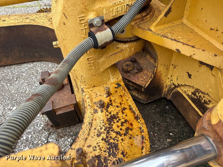 image for item EV1909 Caterpillar D6N dozer blade