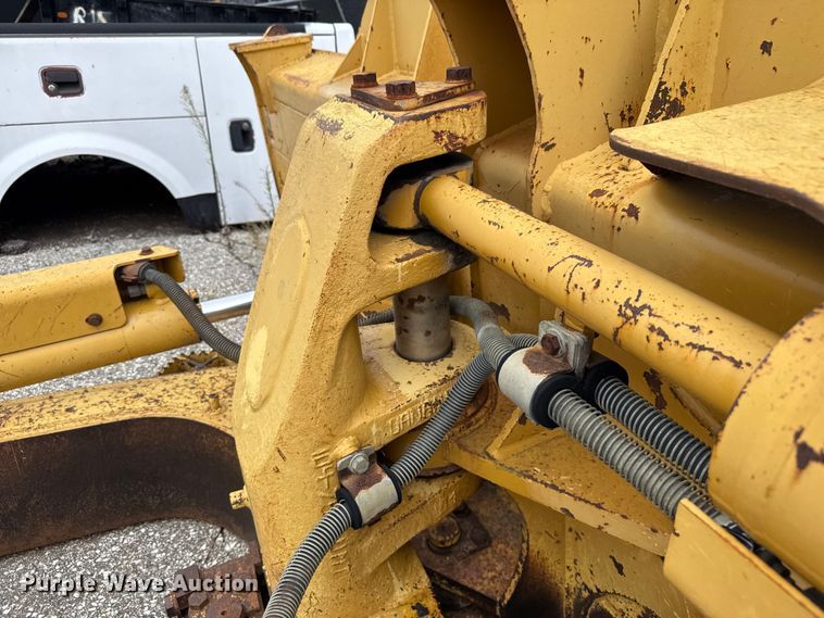 image for item EV1909 Caterpillar D6N dozer blade