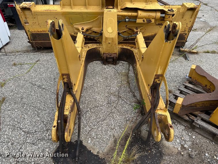 image for item EV1909 Caterpillar D6N dozer blade