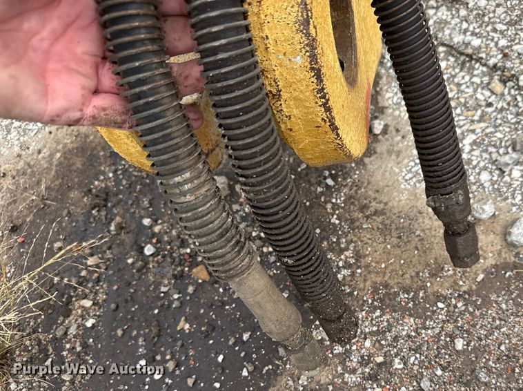 image for item EV1909 Caterpillar D6N dozer blade