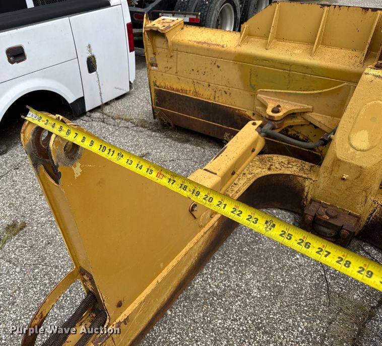 image for item EV1909 Caterpillar D6N dozer blade