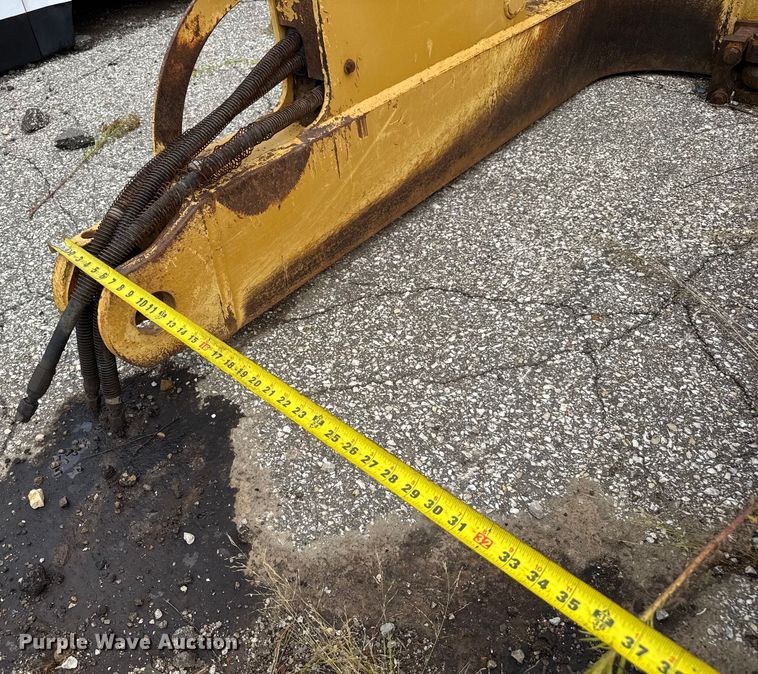 image for item EV1909 Caterpillar D6N dozer blade