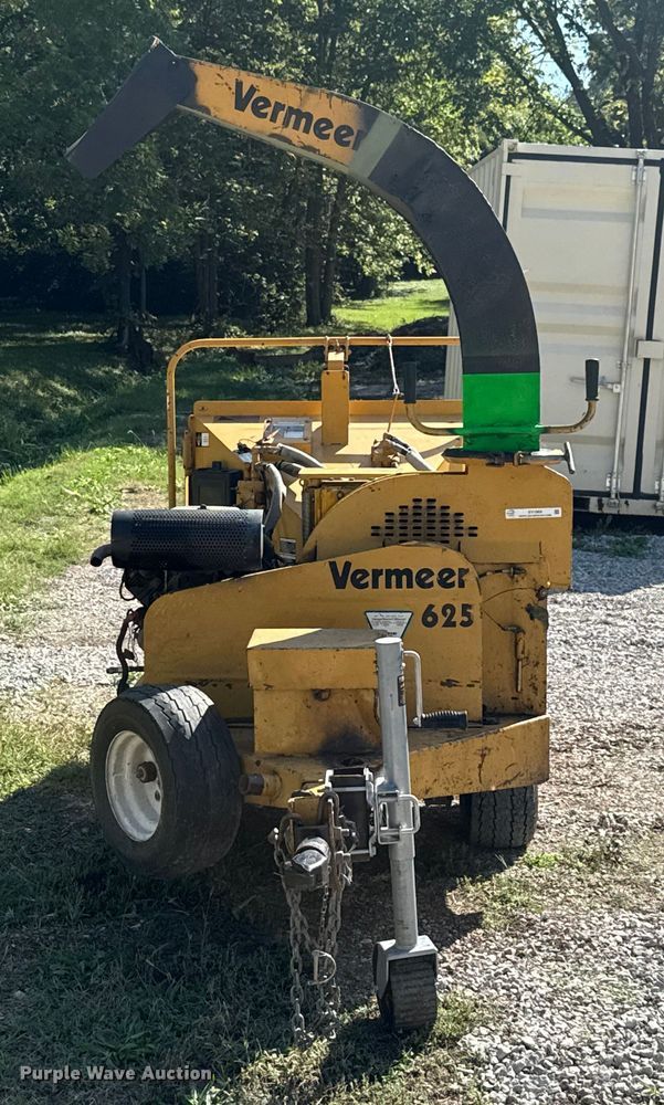 image for item EV1969 Vermeer 625 wood chipper