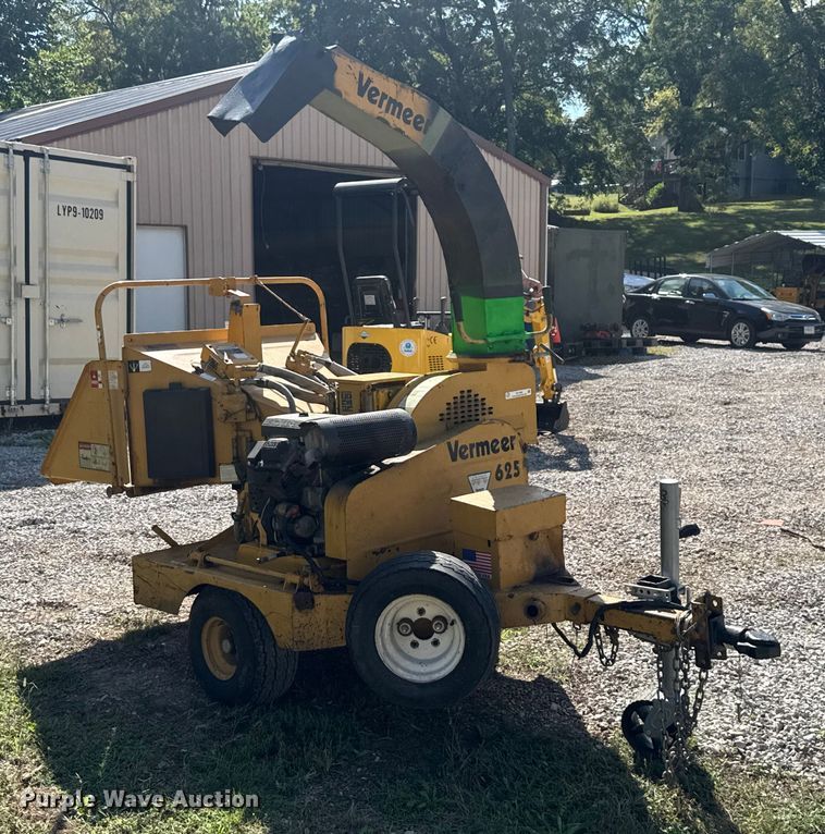 image for item EV1969 Vermeer 625 wood chipper