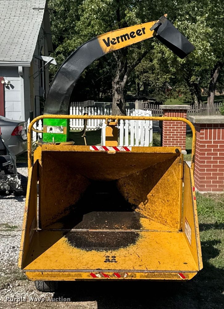image for item EV1969 Vermeer 625 wood chipper