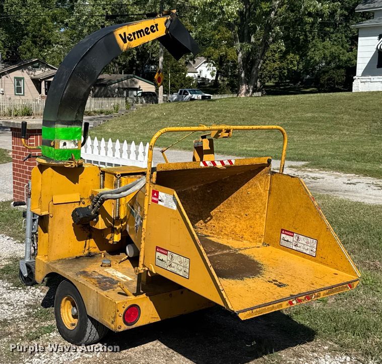 image for item EV1969 Vermeer 625 wood chipper