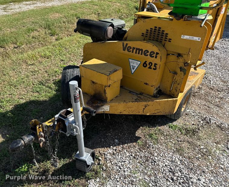 image for item EV1969 Vermeer 625 wood chipper