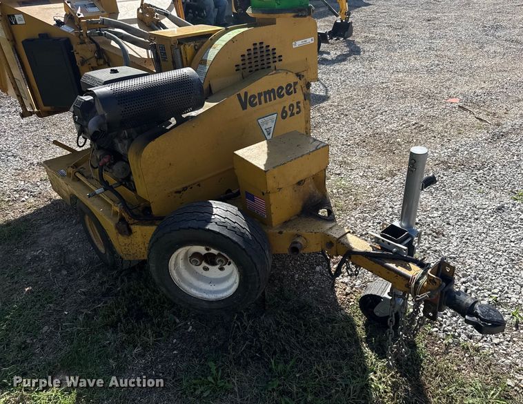 image for item EV1969 Vermeer 625 wood chipper