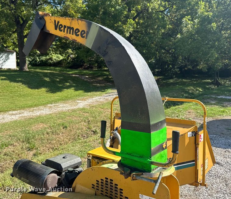 image for item EV1969 Vermeer 625 wood chipper
