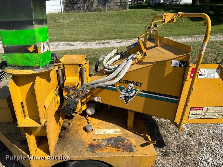 image for item EV1969 Vermeer 625 wood chipper