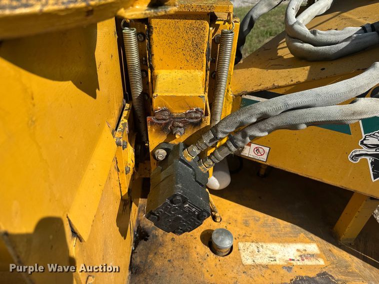 image for item EV1969 Vermeer 625 wood chipper