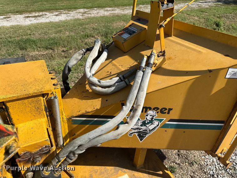 image for item EV1969 Vermeer 625 wood chipper
