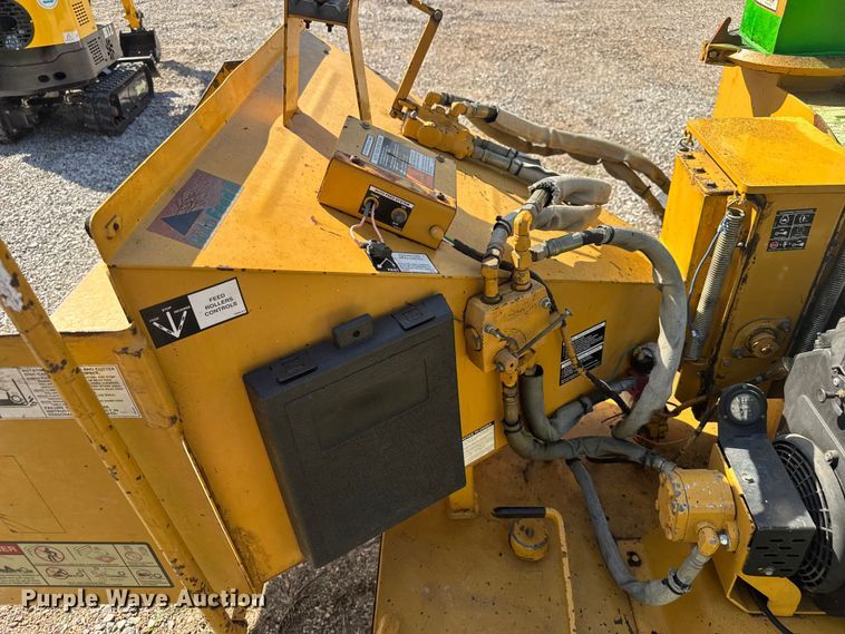 image for item EV1969 Vermeer 625 wood chipper