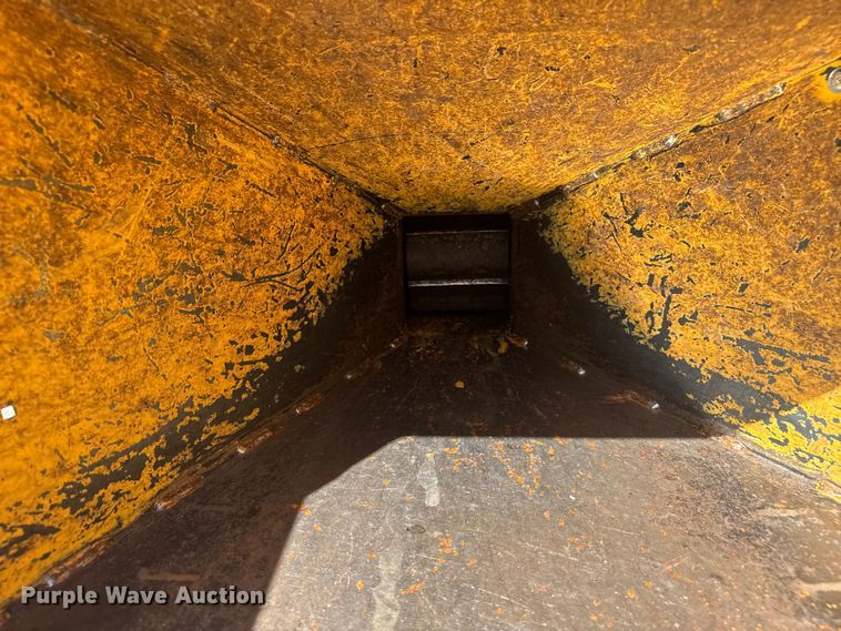 image for item EV1969 Vermeer 625 wood chipper