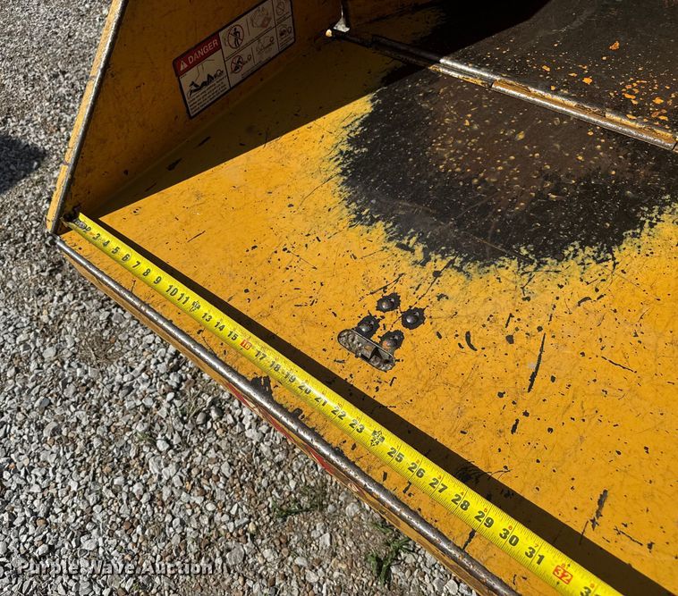 image for item EV1969 Vermeer 625 wood chipper