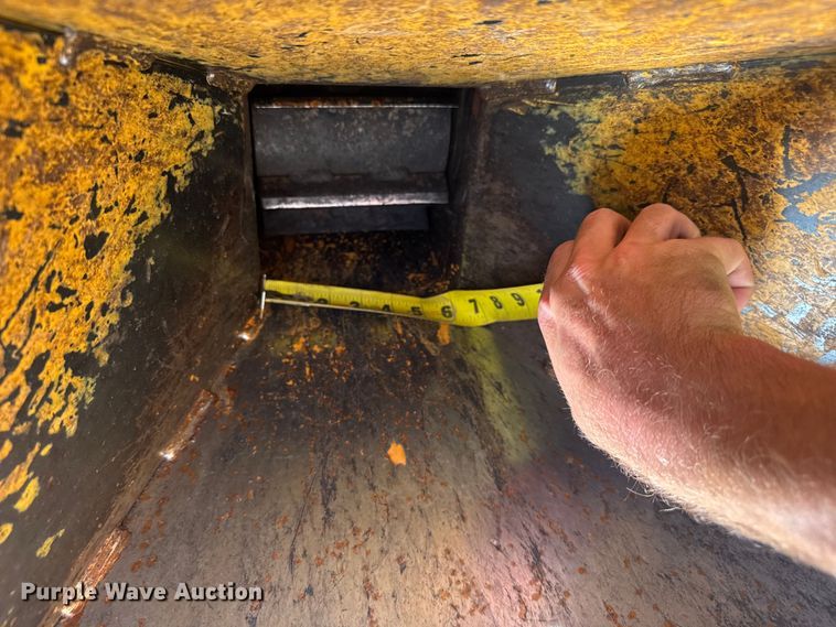 image for item EV1969 Vermeer 625 wood chipper