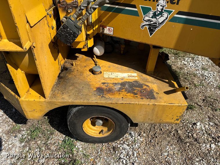 image for item EV1969 Vermeer 625 wood chipper