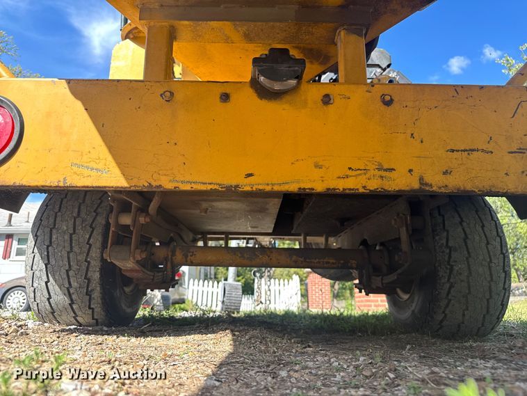 image for item EV1969 Vermeer 625 wood chipper