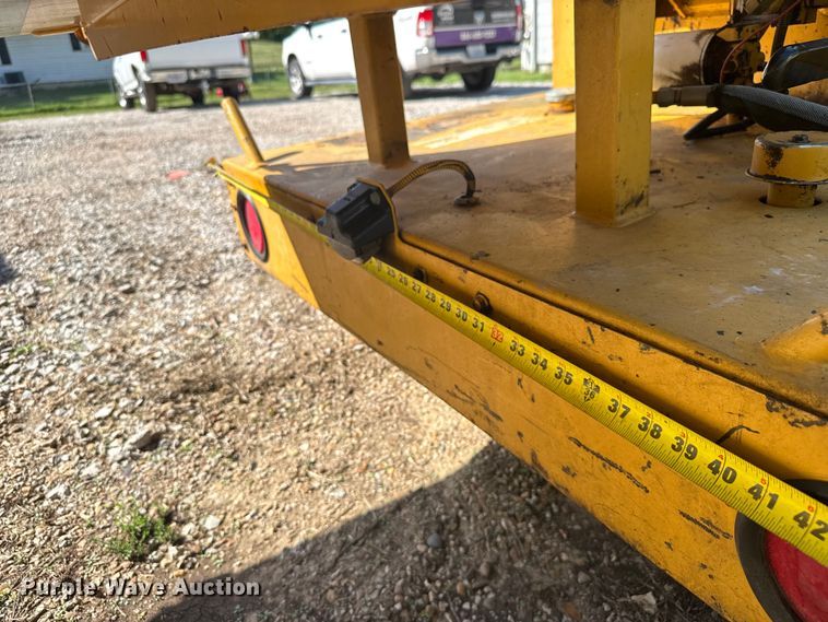 image for item EV1969 Vermeer 625 wood chipper