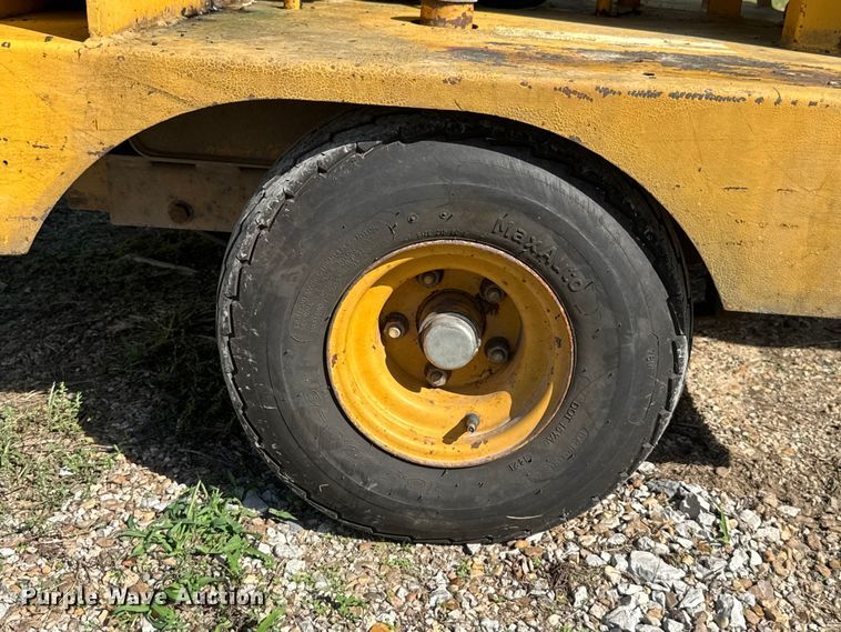 image for item EV1969 Vermeer 625 wood chipper