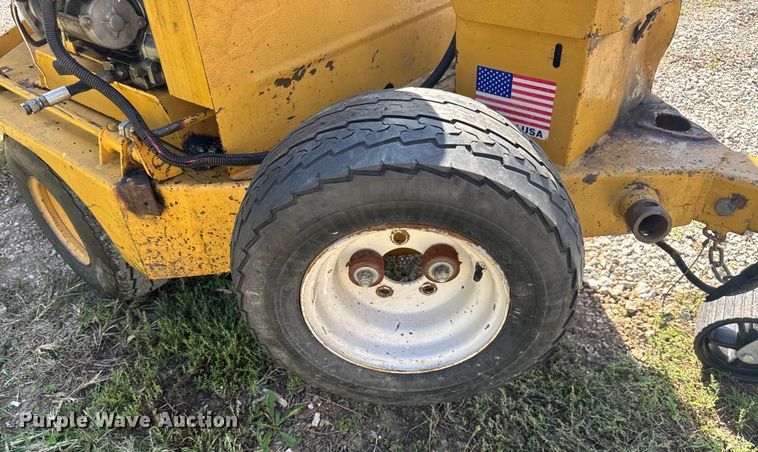 image for item EV1969 Vermeer 625 wood chipper