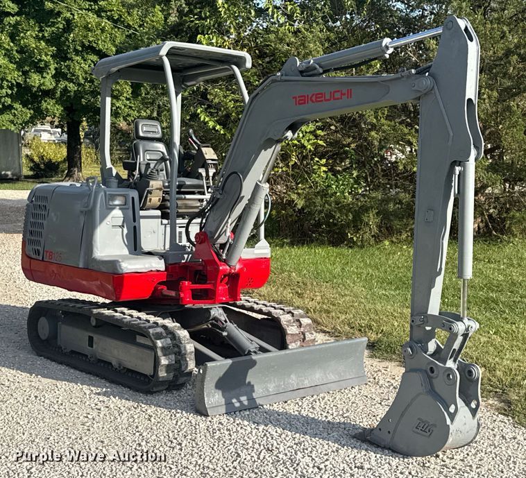 EXCAVADORA 2005 TAKEUCHI TB125