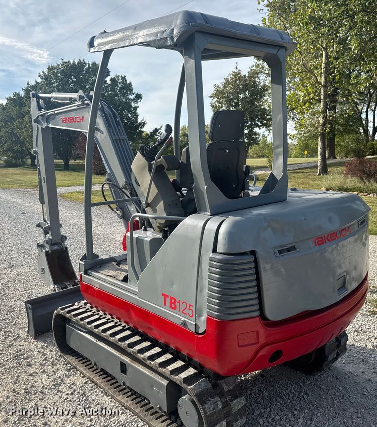 image for item EV1972 2005 Takeuchi TB125 mini excavator