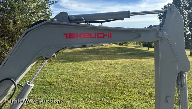 image for item EV1972 2005 Takeuchi TB125 mini excavator